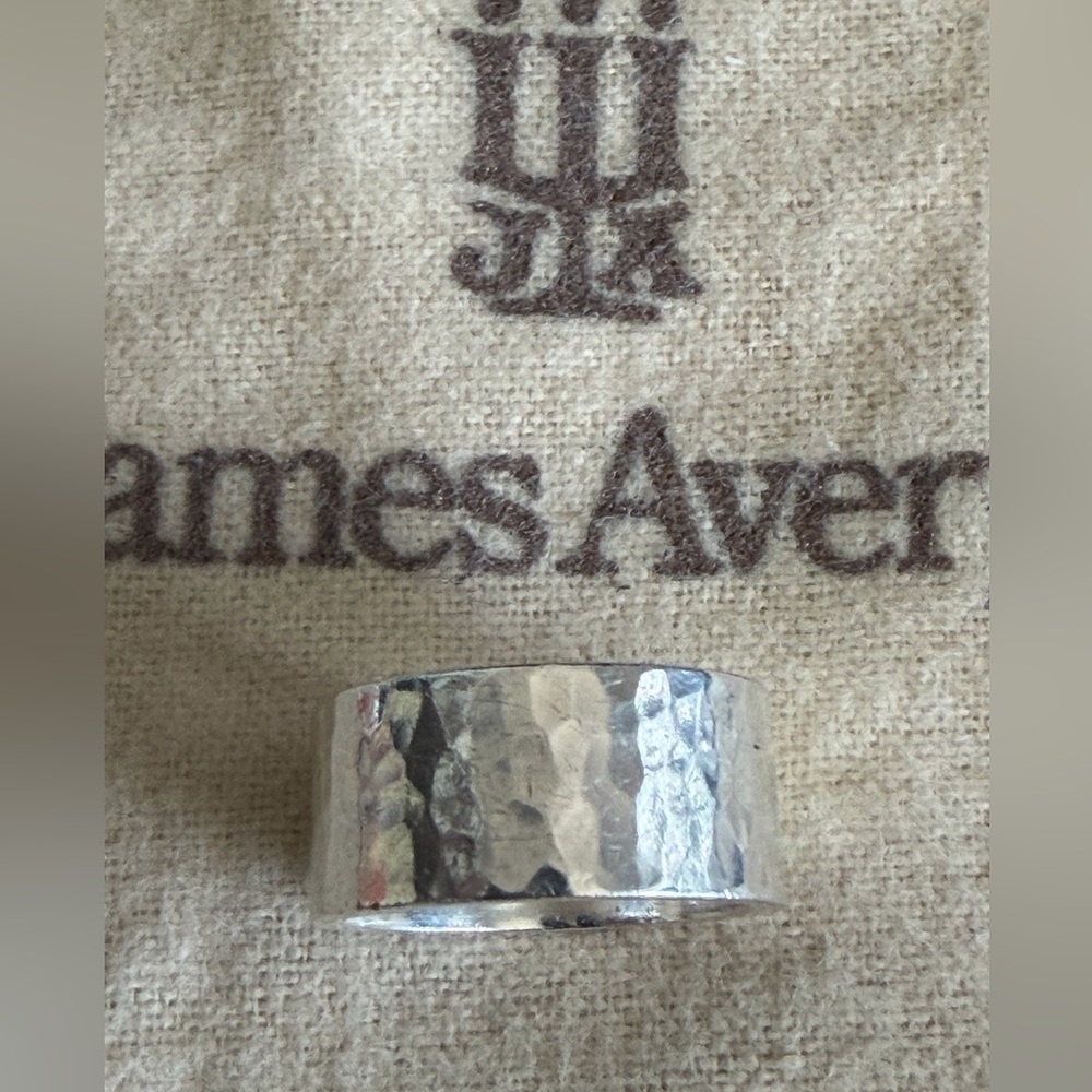 Retired hammered James Avery ring size 7